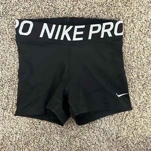 Nike pros, black. Super good condition! Lightly used. Size XS